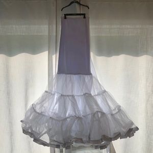 Mermaid or Trumpet underskirt crinoline